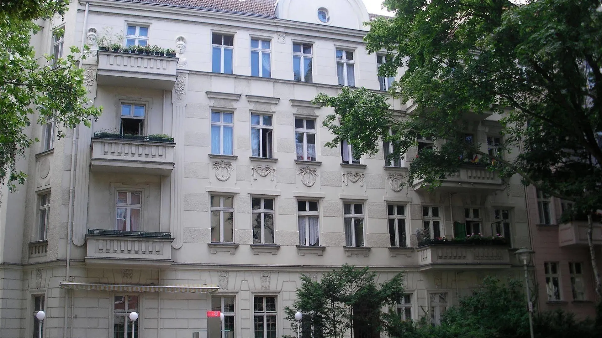 ** Affittacamere Pension Lette Eck Berlino Germania
